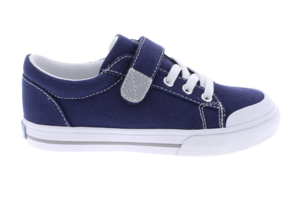 JORDAN IN NAVY BY FOOTMATES