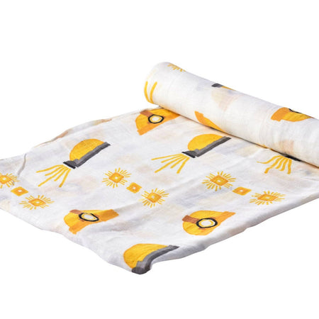 DELUXE MUSLIN SWADDLE IN WHITE ANEMONE