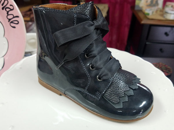 GREY PATENT BOOT BY CLARYS #181557