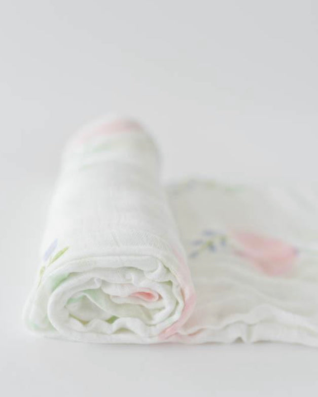 DELUXE MUSLIN SWADDLE IN PINK PEONY